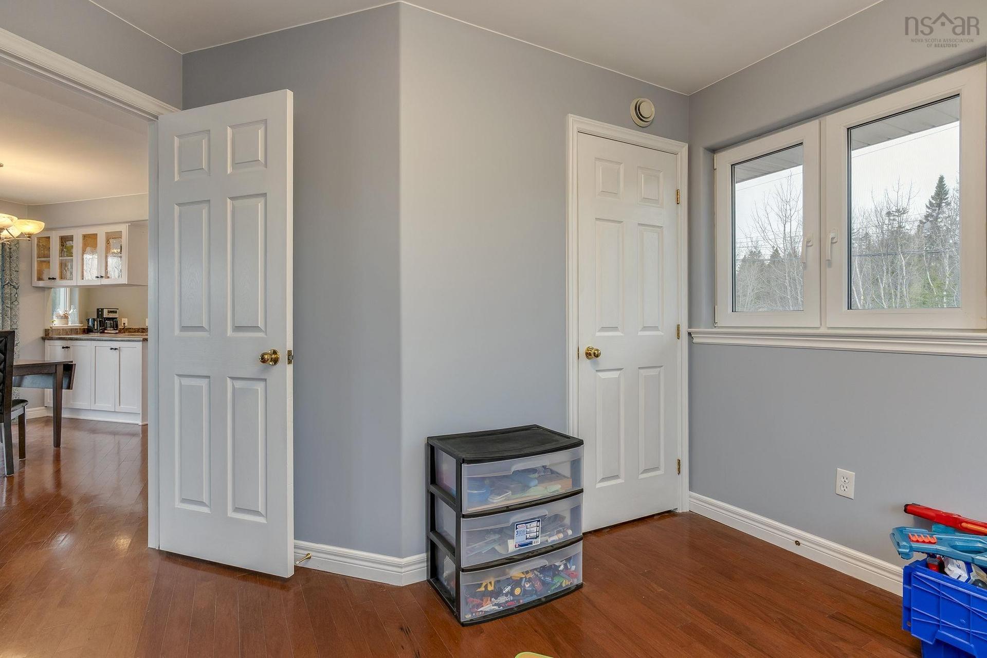 31 Limestone Avenue, Fall River, NS