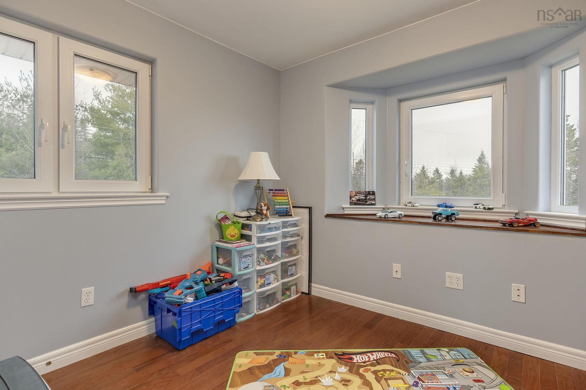 31 Limestone Avenue, Fall River, NS