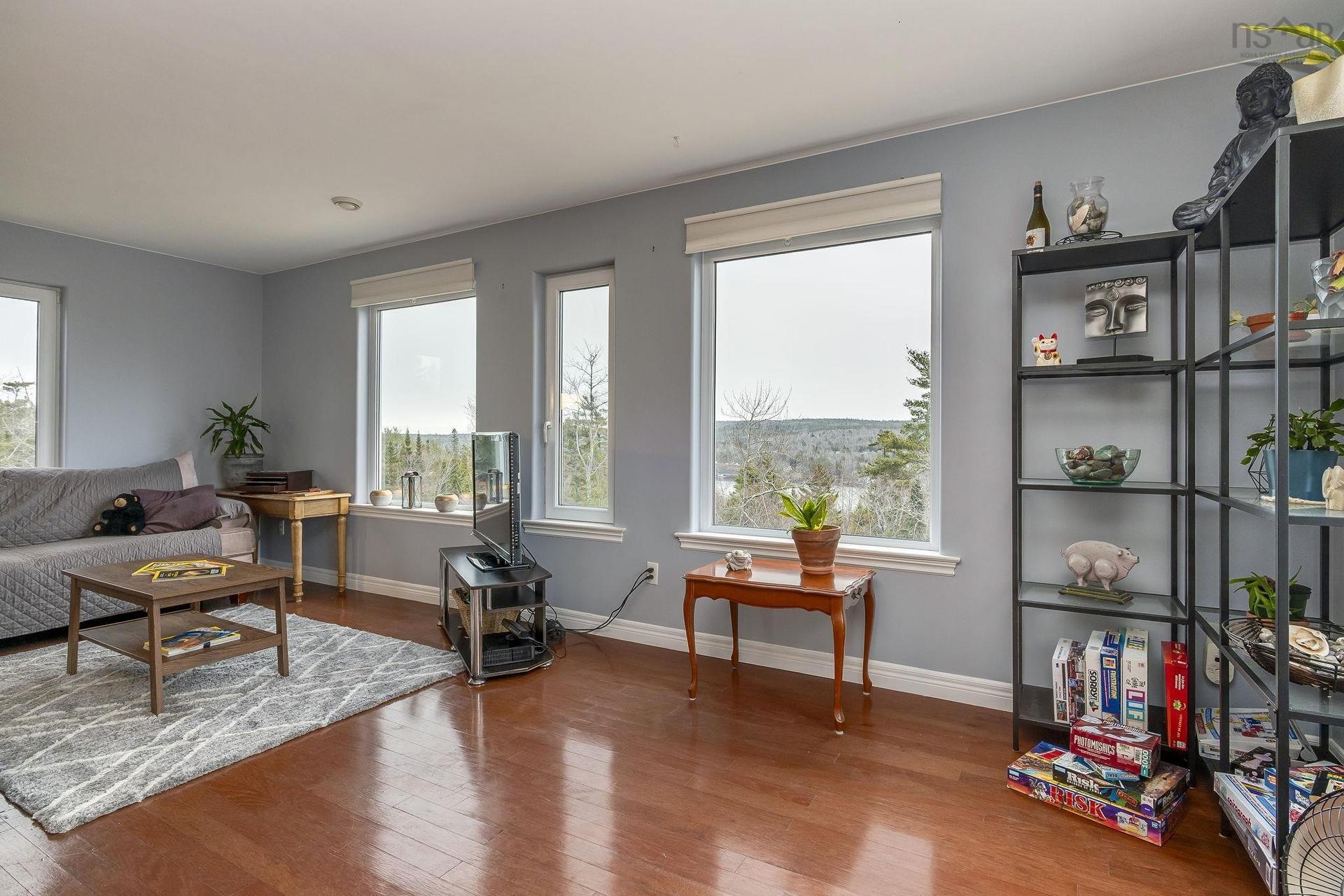 31 Limestone Avenue, Fall River, NS