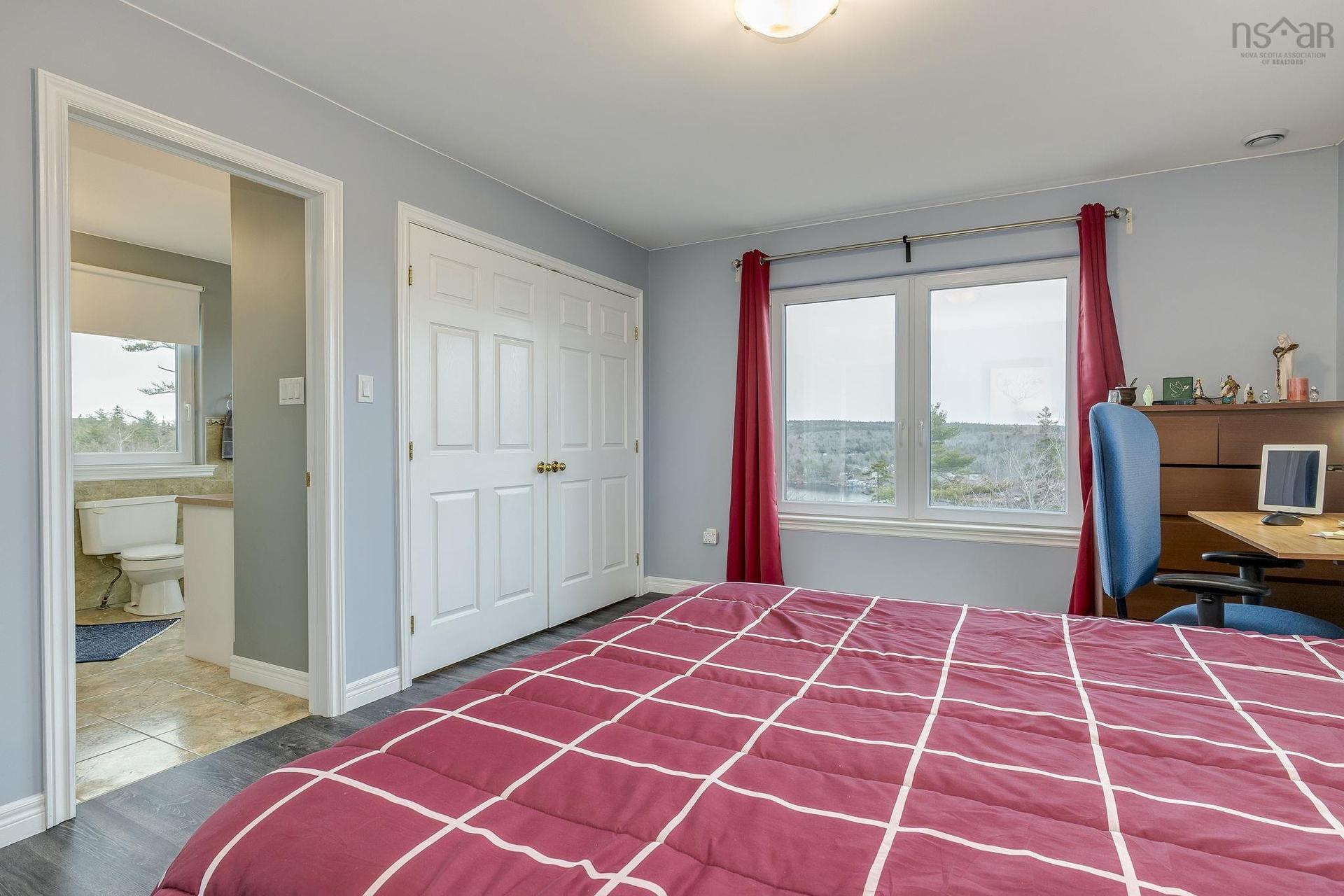 31 Limestone Avenue, Fall River, NS