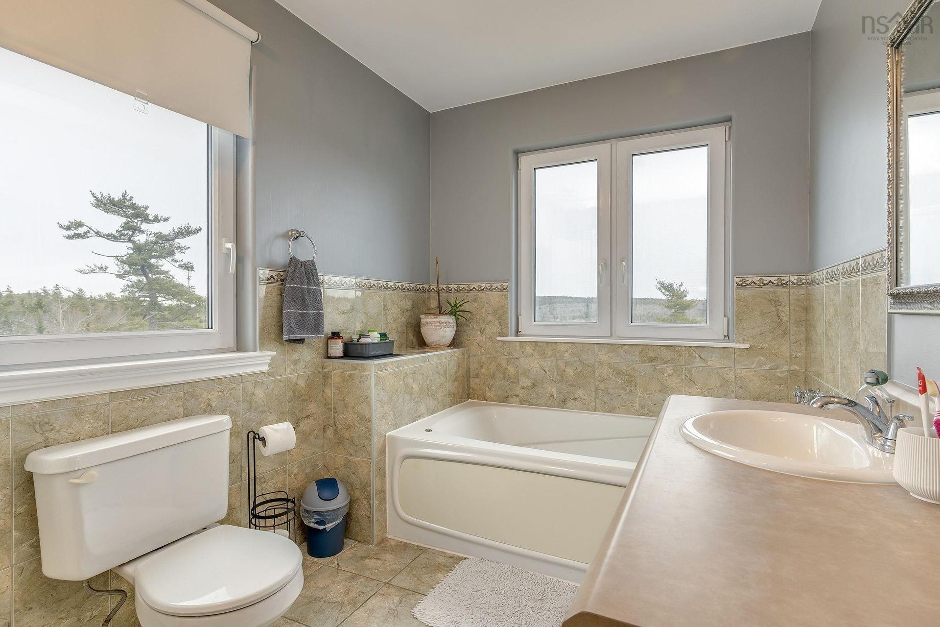 31 Limestone Avenue, Fall River, NS