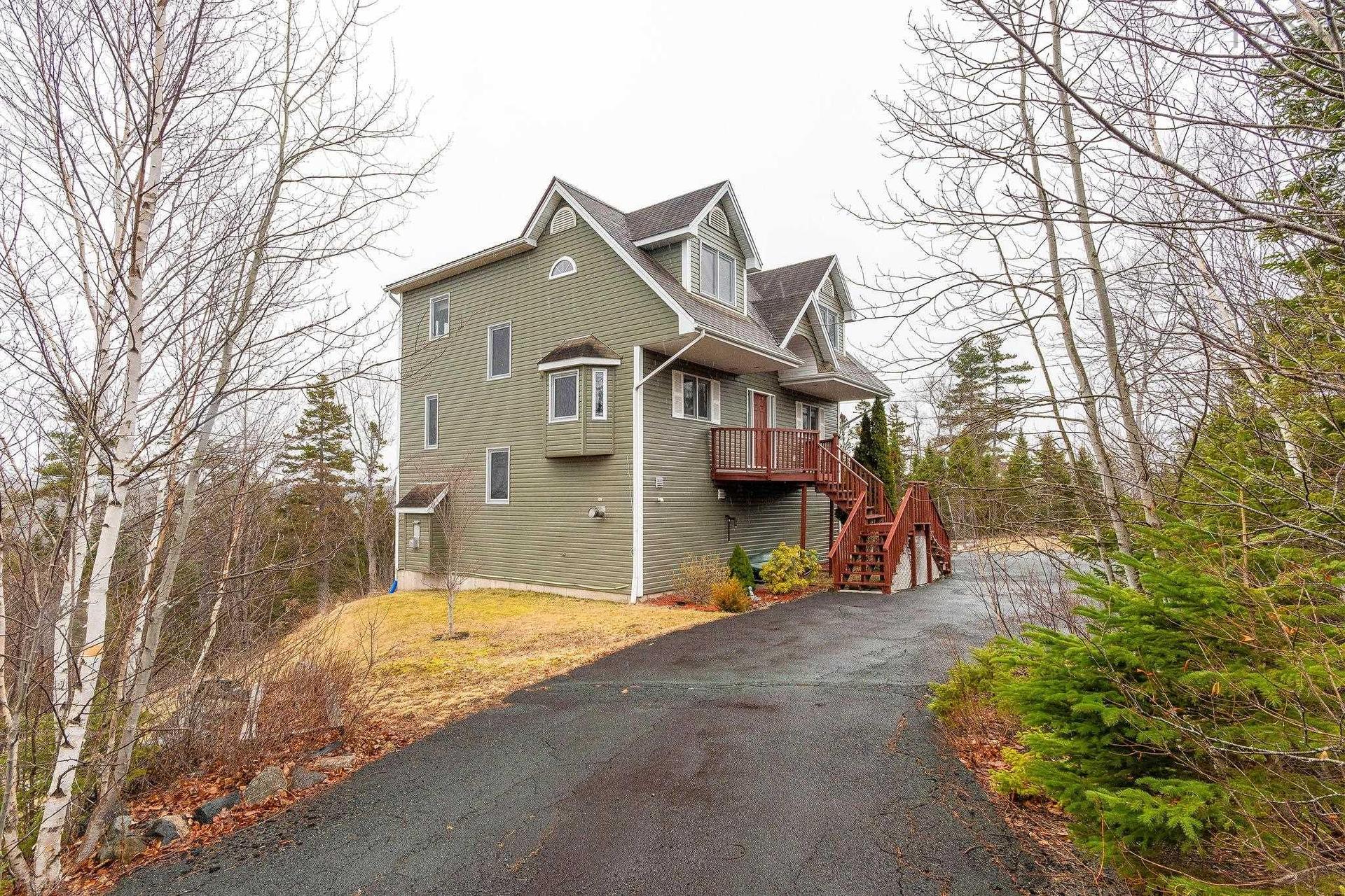 31 Limestone Avenue, Fall River, NS