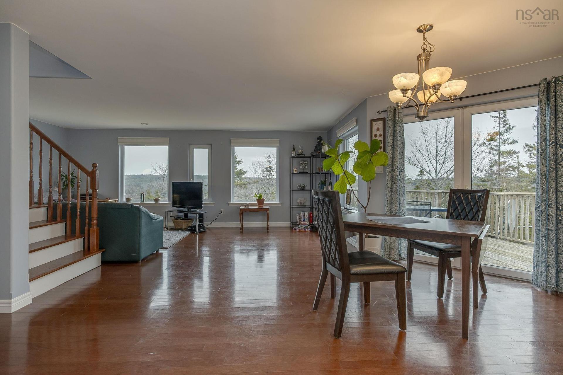 31 Limestone Avenue, Fall River, NS