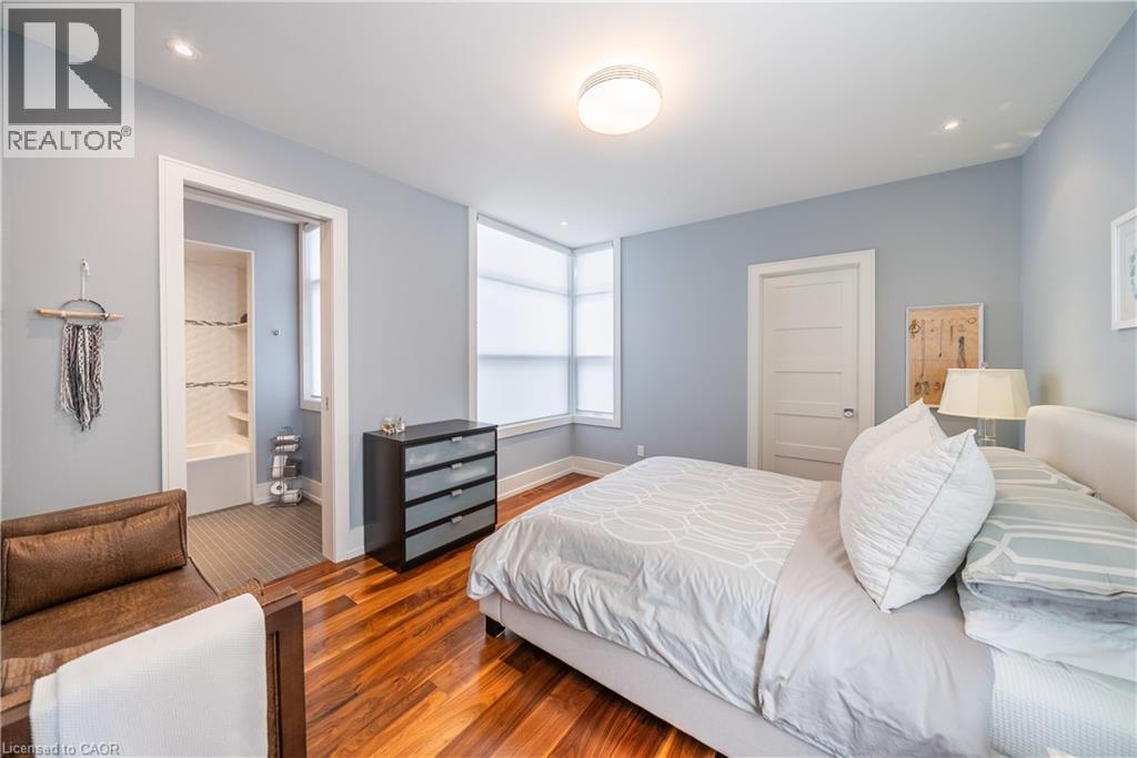 238 Hart Avenue, Burlington, ON - Indoor Photo Showing Bedroom
