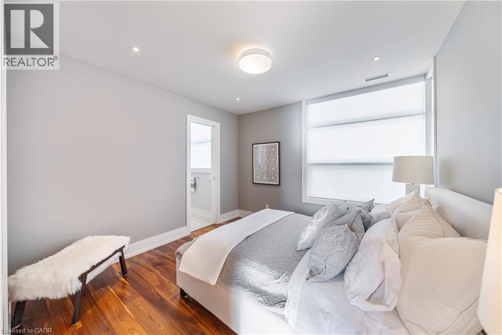 238 Hart Avenue, Burlington, ON - Indoor Photo Showing Bedroom