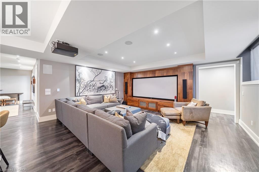 238 Hart Avenue, Burlington, ON - Indoor Photo Showing Living Room