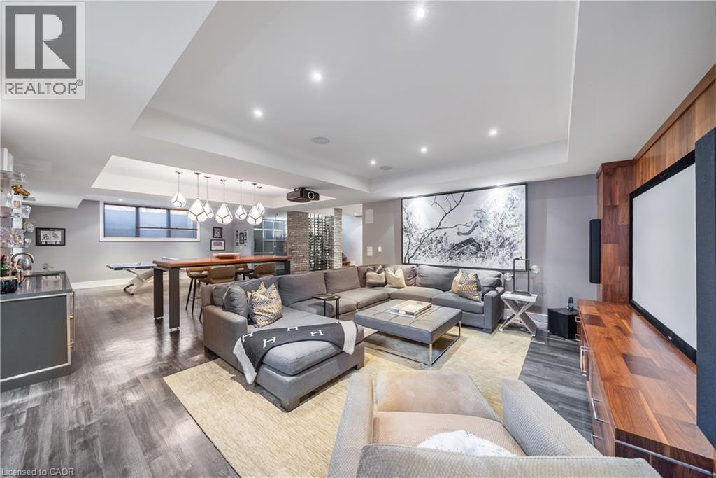 238 Hart Avenue, Burlington, ON - Indoor Photo Showing Living Room