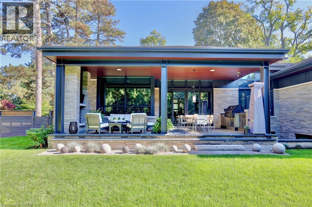 238 Hart Avenue, Burlington, ON - Outdoor With Deck Patio Veranda