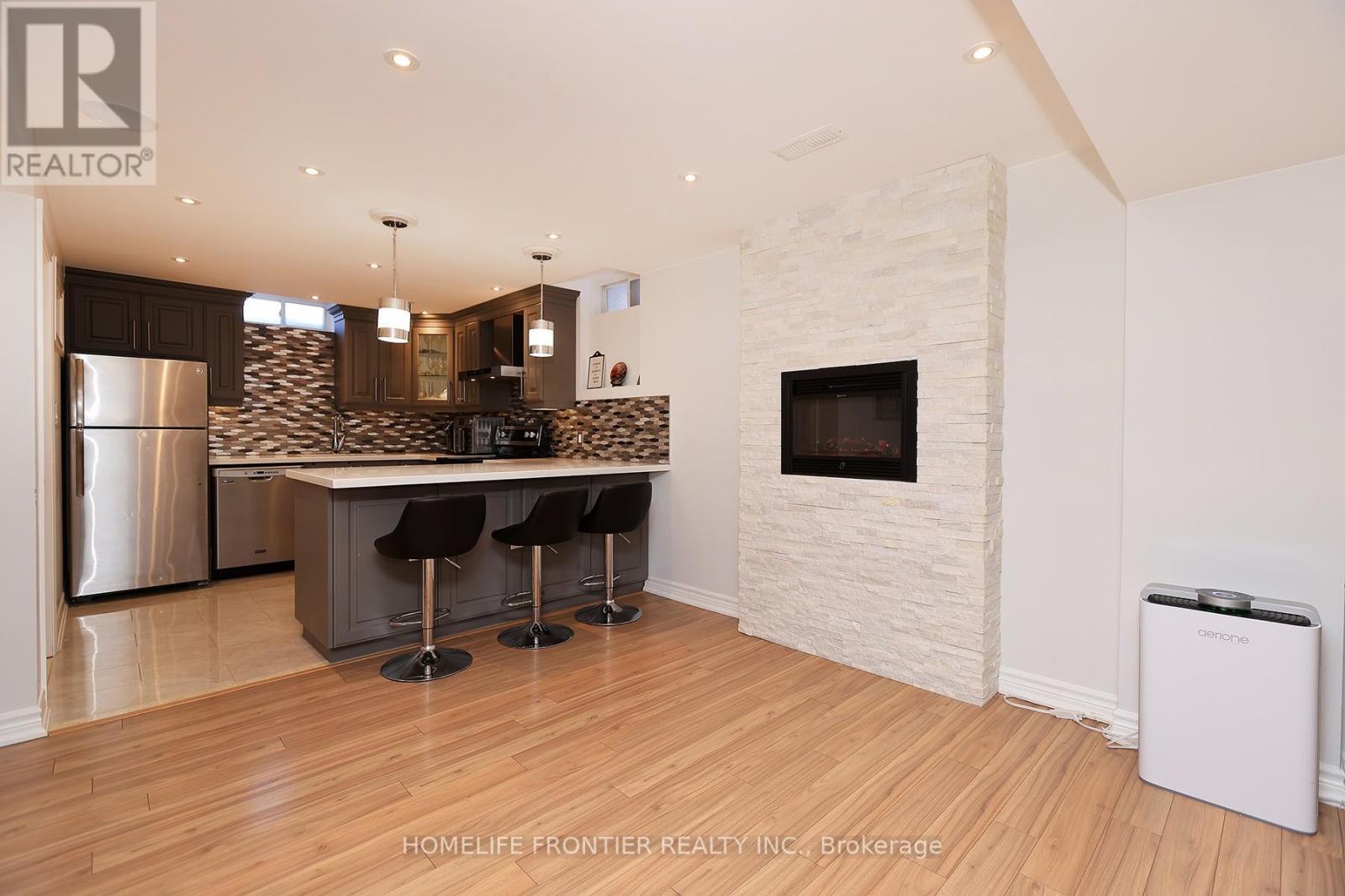 3213 Escada Drive, Mississauga, ON - Indoor Photo Showing Kitchen