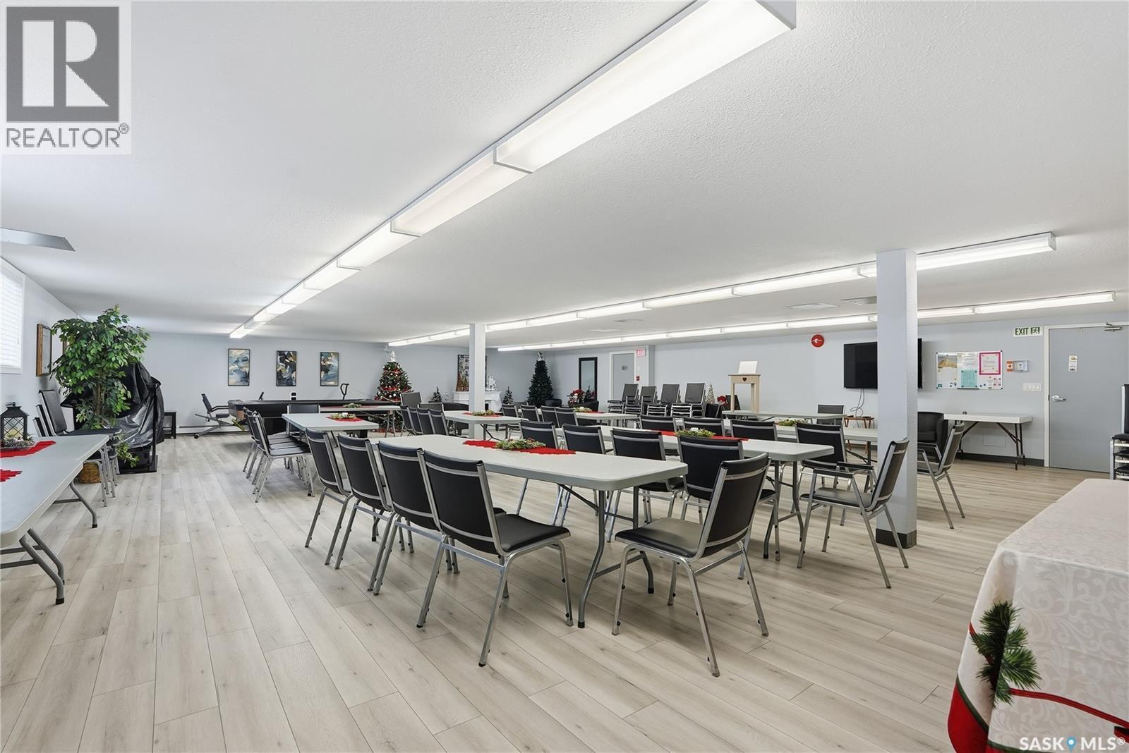 111 103 Keevil Crescent, Saskatoon, SK - Indoor