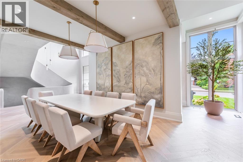 304 Pomona Avenue, Burlington, ON - Indoor Photo Showing Dining Room