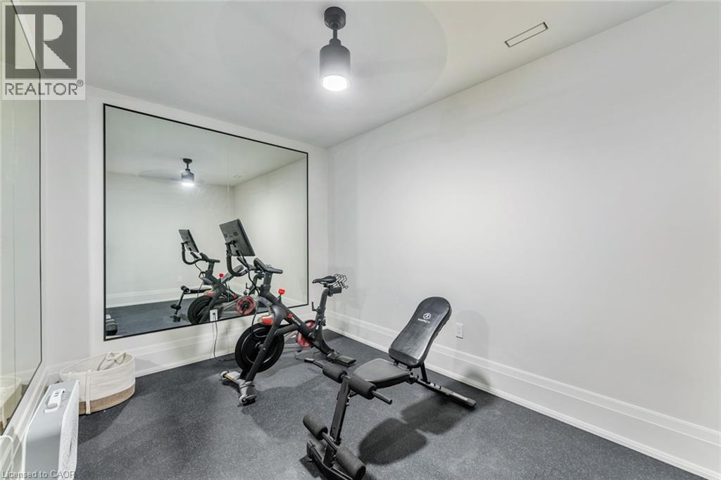 304 Pomona Avenue, Burlington, ON - Indoor Photo Showing Gym Room