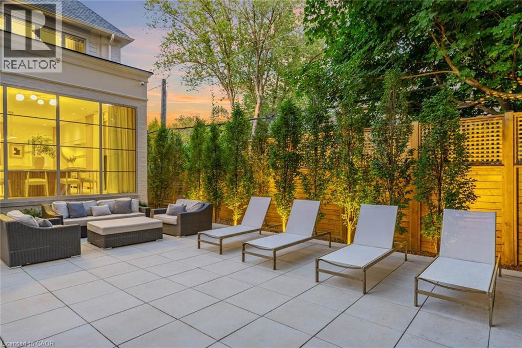 304 Pomona Avenue, Burlington, ON - Outdoor With Deck Patio Veranda