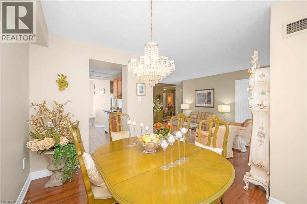 20 Cherrytree Drive Unit# 809, Brampton, ON - Indoor Photo Showing Dining Room