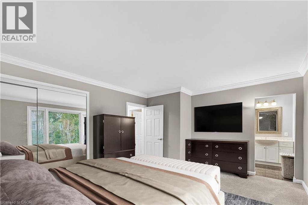 195 Wilton Street, Burlington, ON - Indoor Photo Showing Bedroom