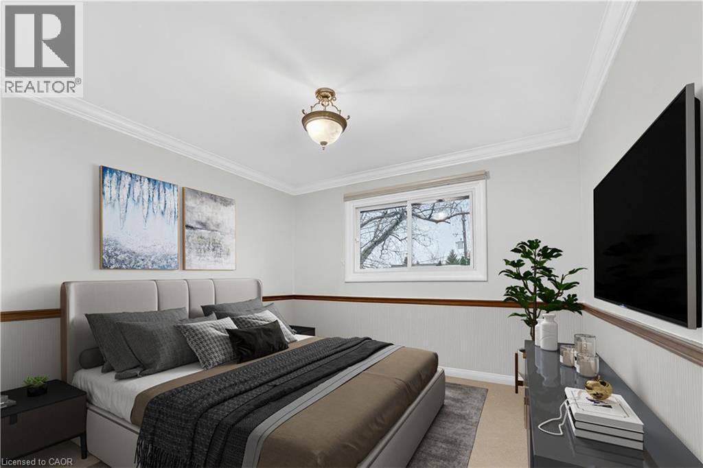 195 Wilton Street, Burlington, ON - Indoor Photo Showing Bedroom