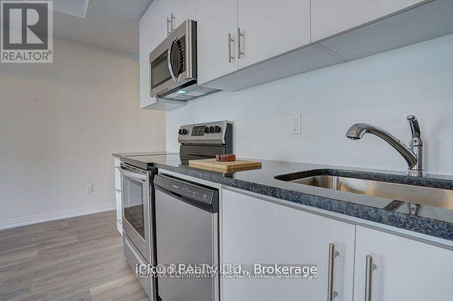 114 - 2635 William Jackson Drive, Pickering, ON - Indoor Photo Showing Kitchen