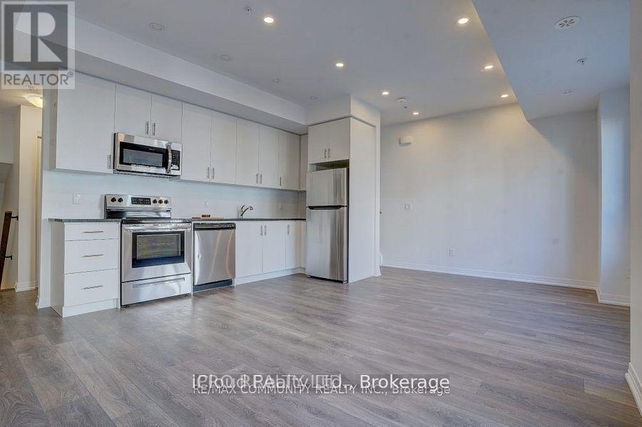 114 - 2635 William Jackson Drive, Pickering, ON - Indoor Photo Showing Kitchen With Stainless Steel Kitchen