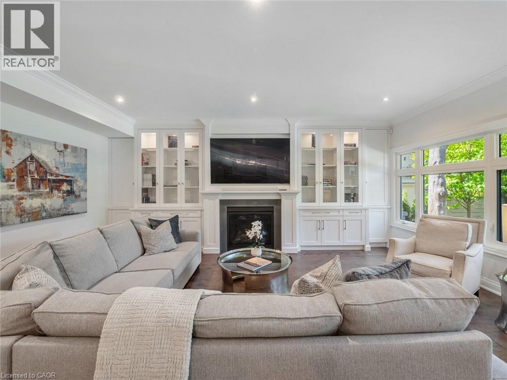 3087 Lakeshore Road, Burlington, ON - Indoor Photo Showing Living Room With Fireplace