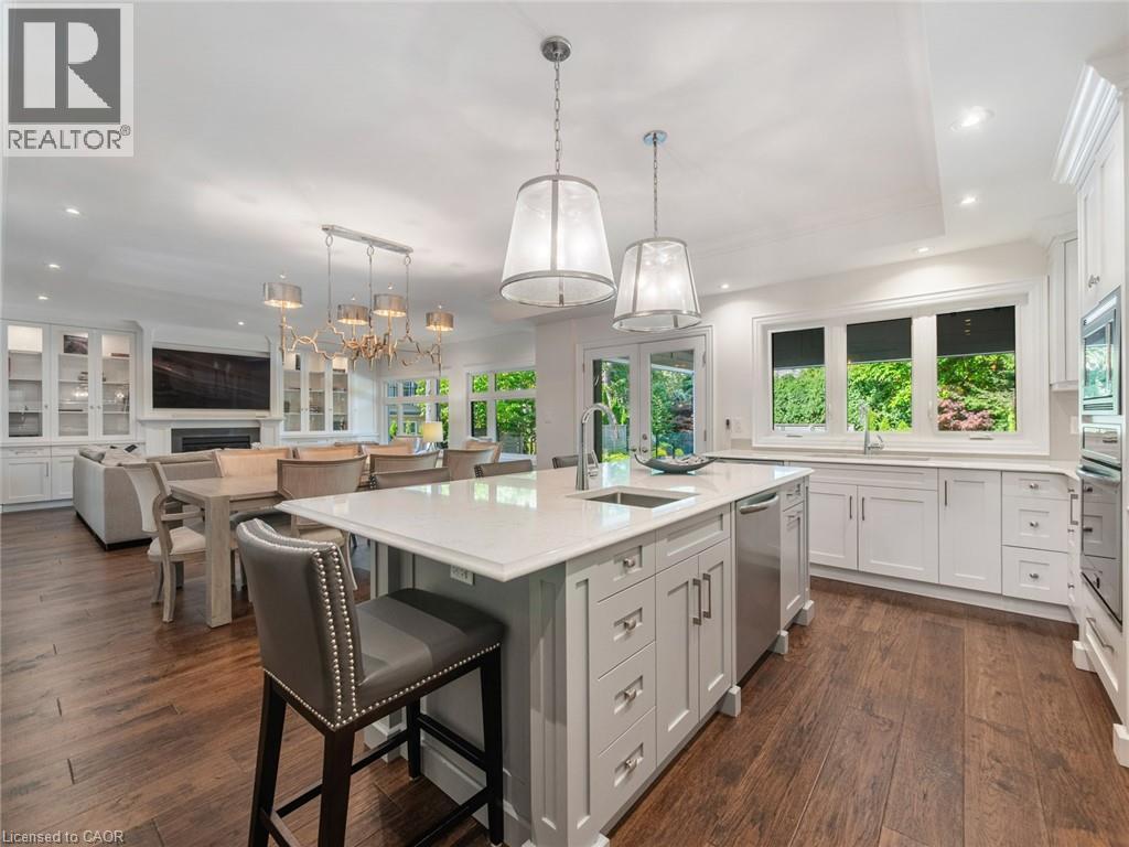 3087 Lakeshore Road, Burlington, ON - Indoor