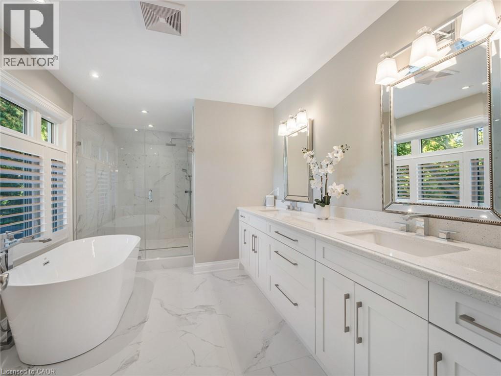 3087 Lakeshore Road, Burlington, ON - Indoor Photo Showing Bathroom