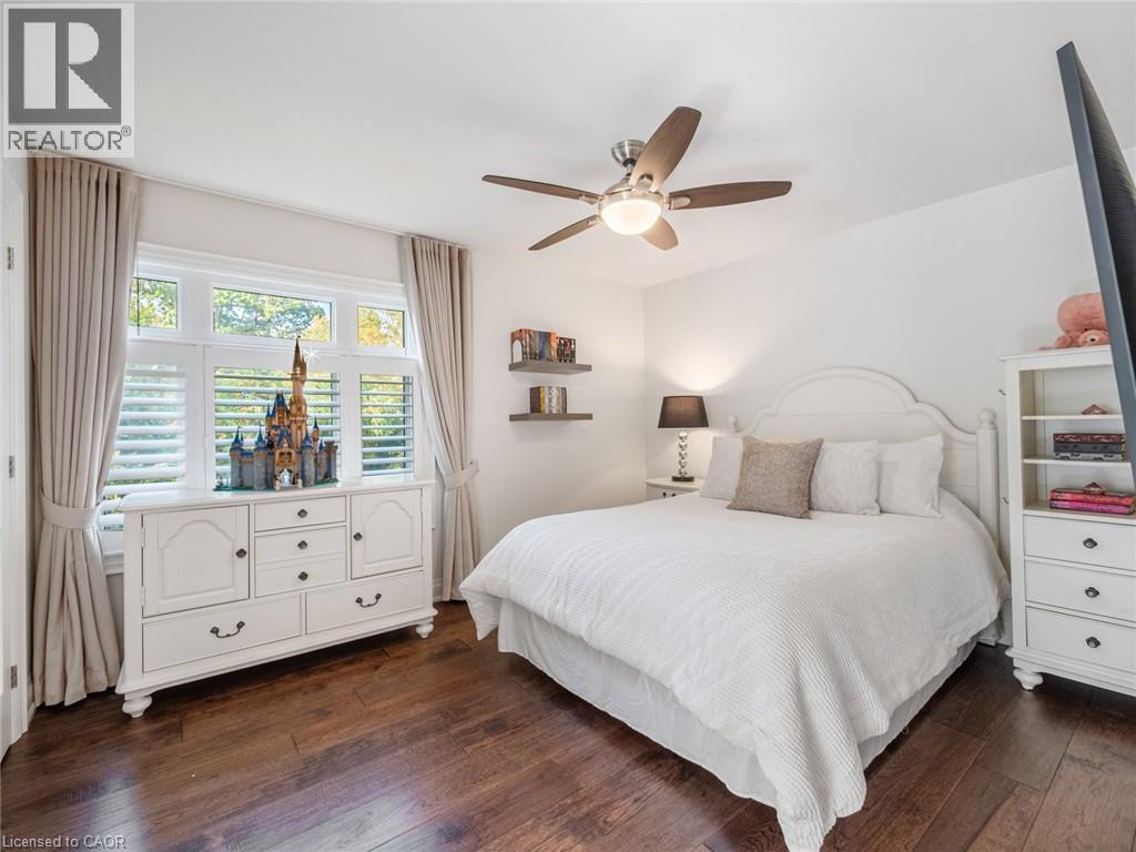 3087 Lakeshore Road, Burlington, ON - Indoor Photo Showing Bedroom