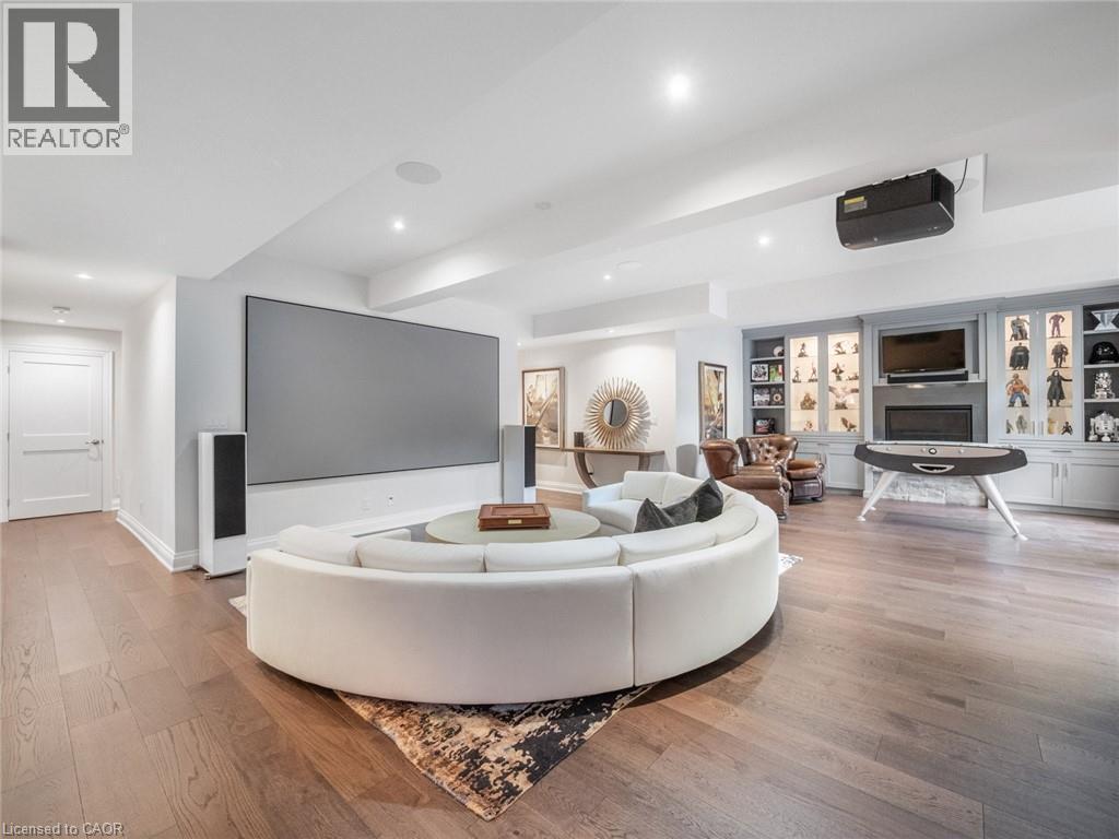 3087 Lakeshore Road, Burlington, ON - Indoor Photo Showing Living Room