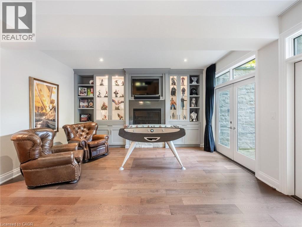 3087 Lakeshore Road, Burlington, ON - Indoor