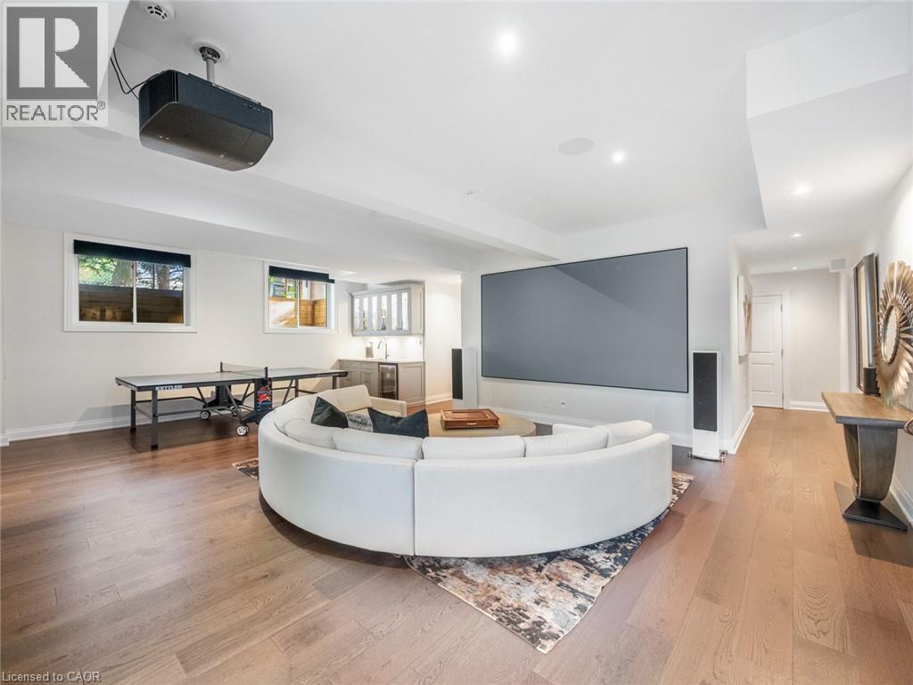 3087 Lakeshore Road, Burlington, ON - Indoor Photo Showing Living Room