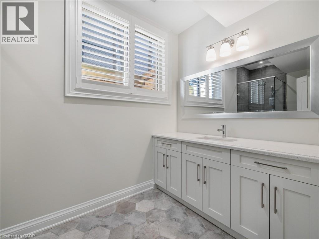 3087 Lakeshore Road, Burlington, ON - Indoor