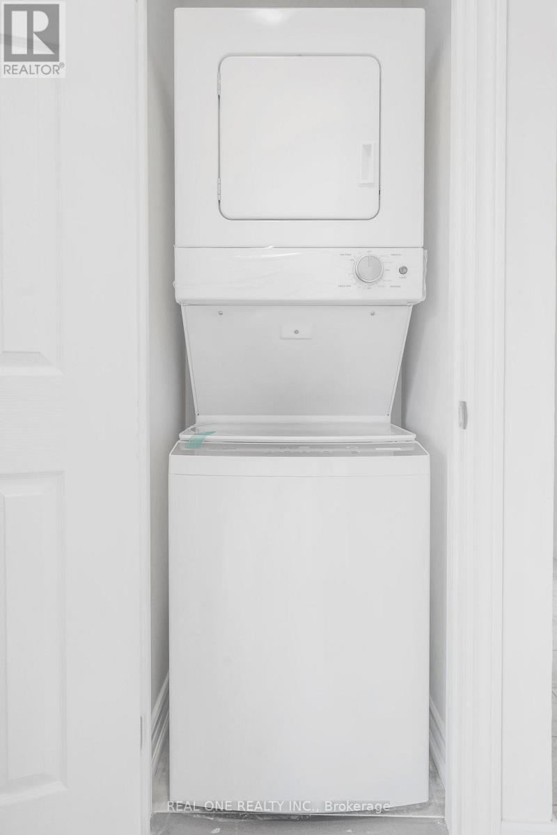 22 Halam Avenue, Hamilton, ON - Indoor Photo Showing Laundry Room
