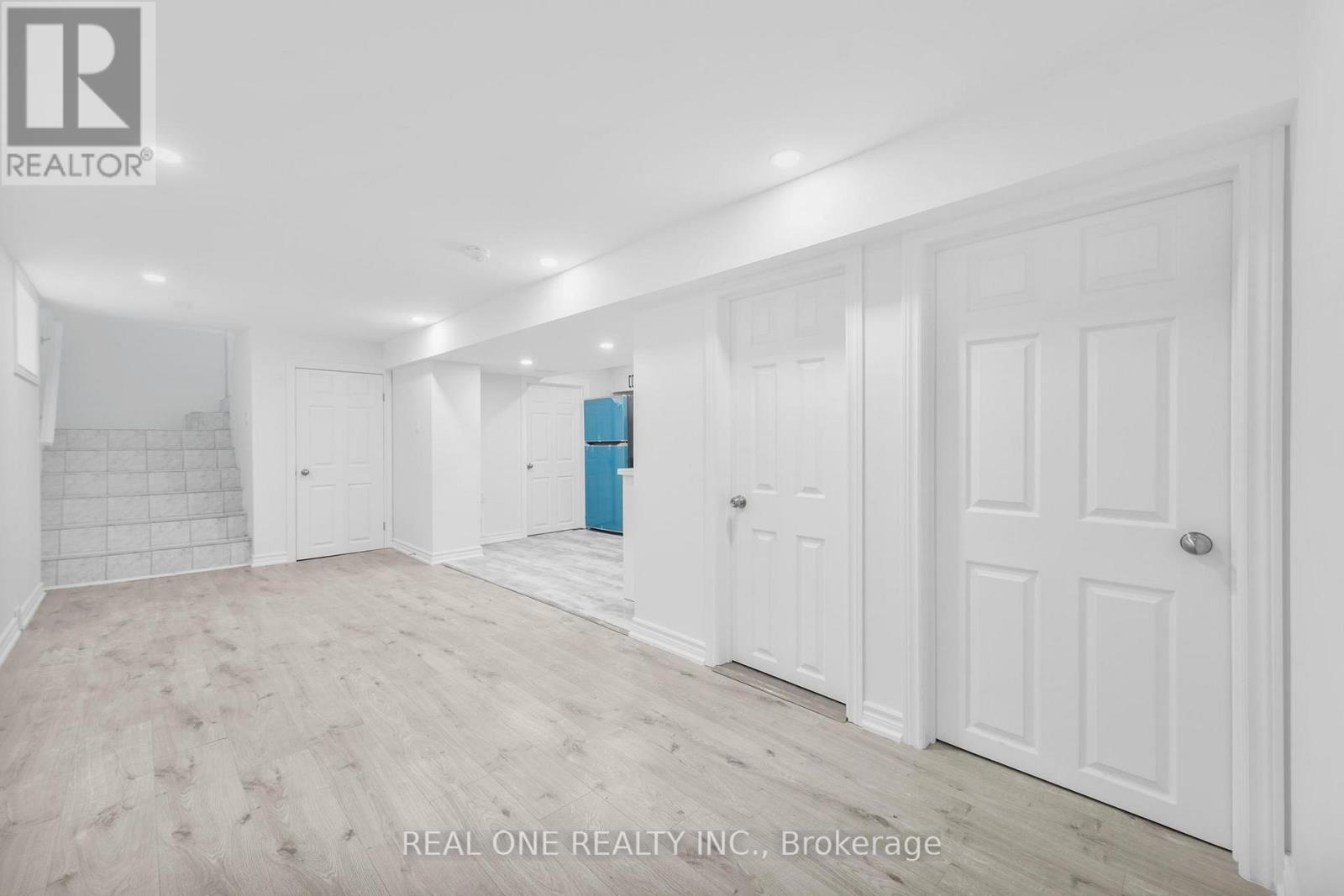 22 Halam Avenue, Hamilton, ON - Indoor Photo Showing Other Room