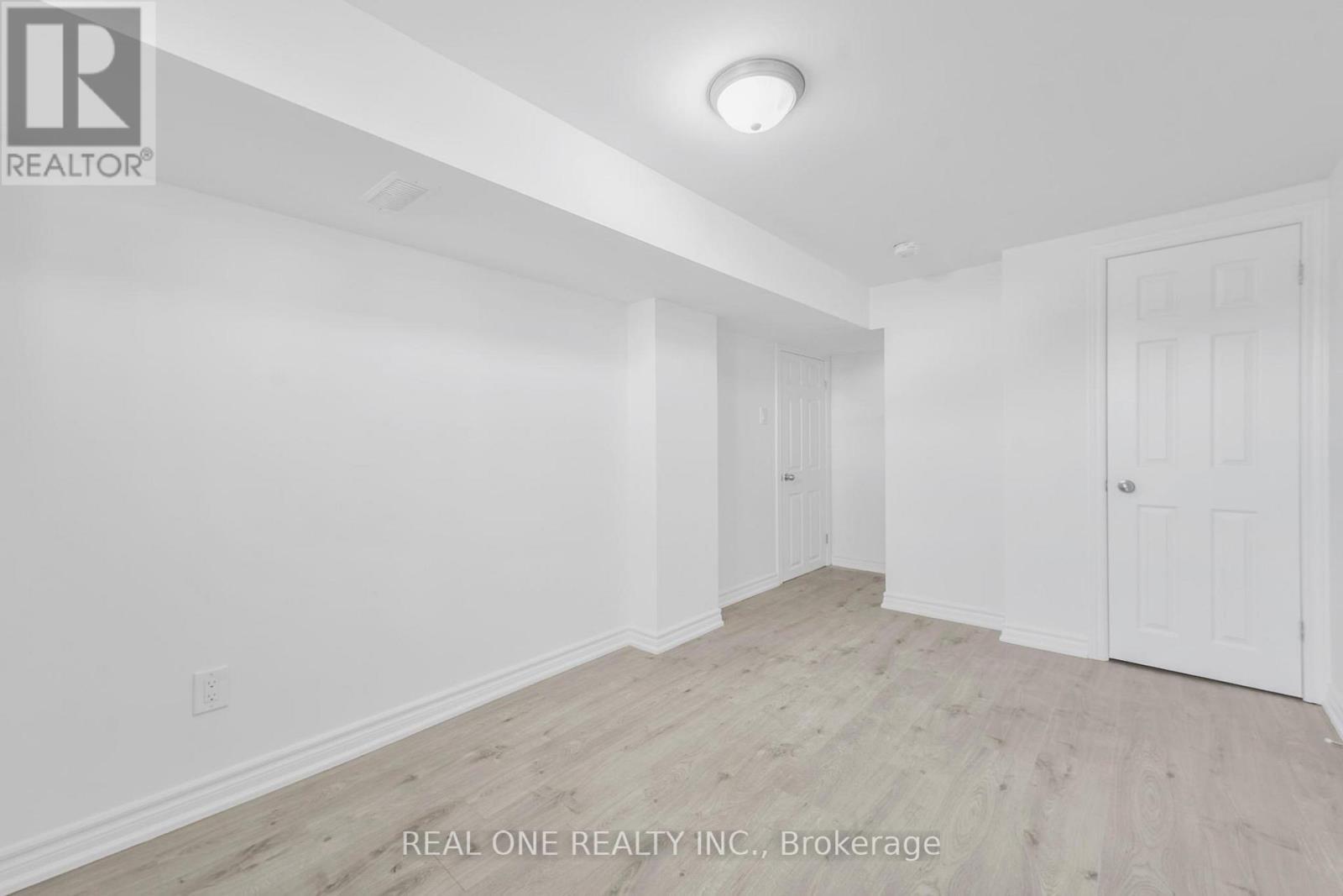 22 Halam Avenue, Hamilton, ON - Indoor Photo Showing Other Room