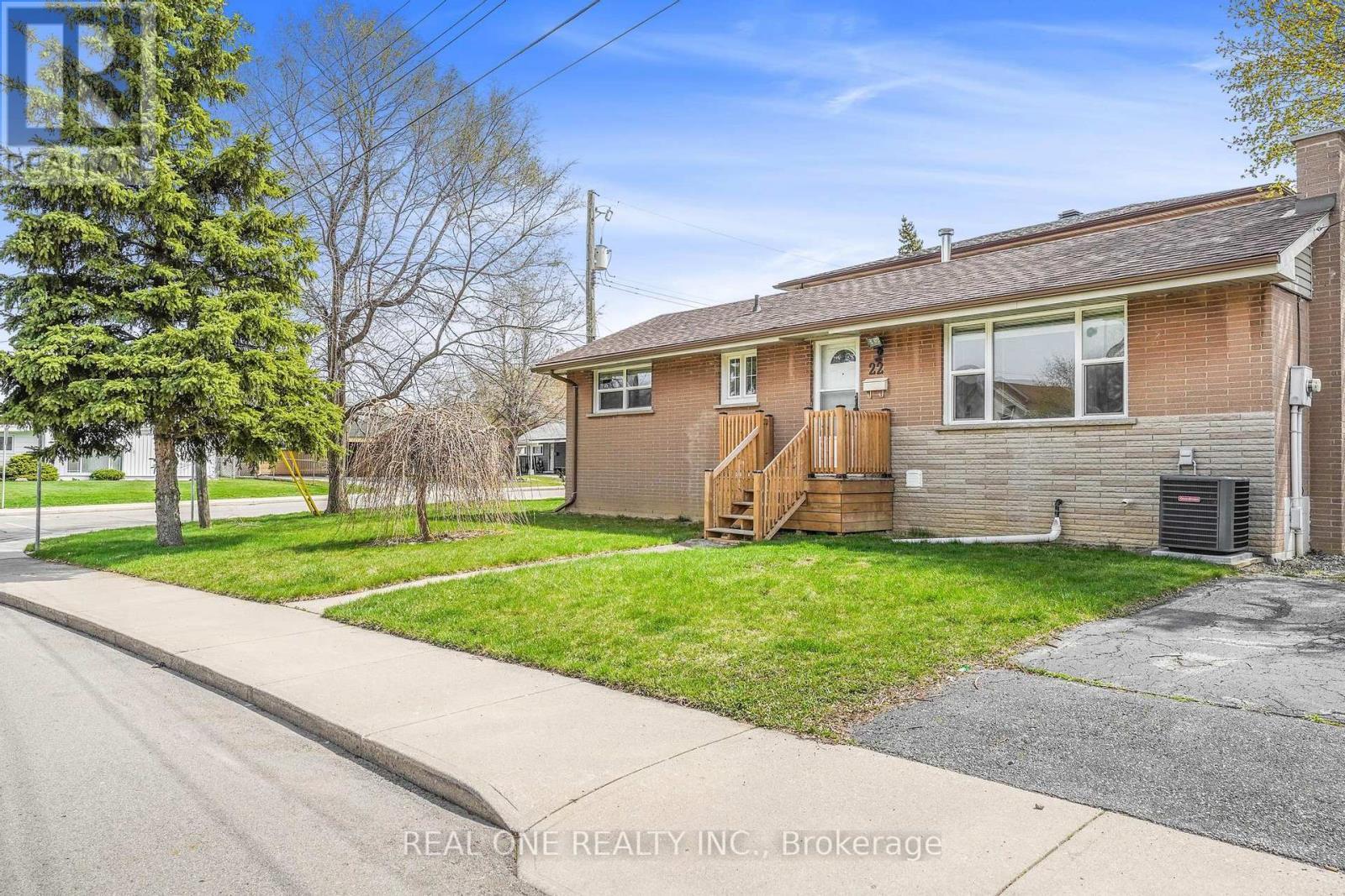 22 Halam Avenue, Hamilton, ON - Outdoor