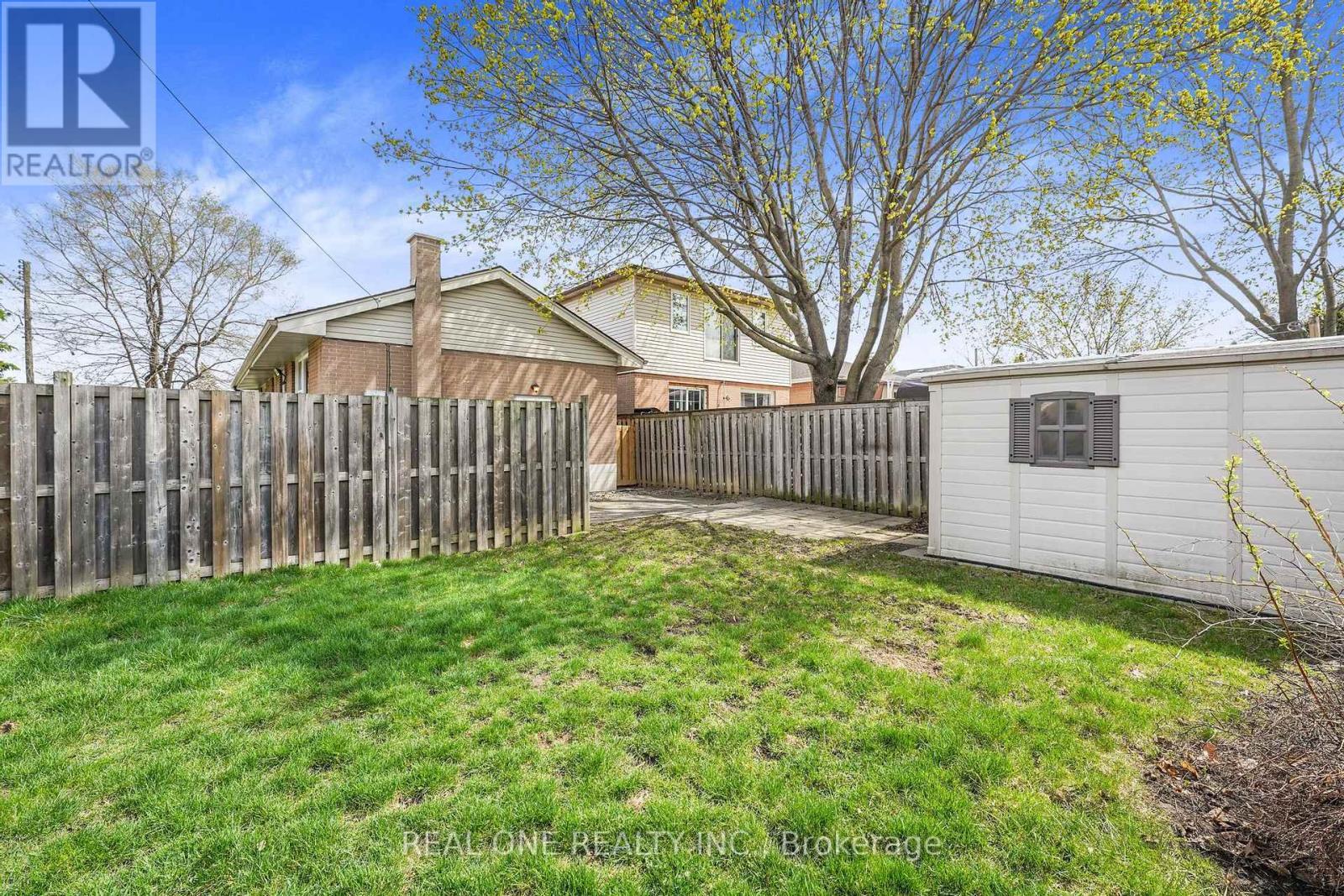 22 Halam Avenue, Hamilton, ON - Outdoor
