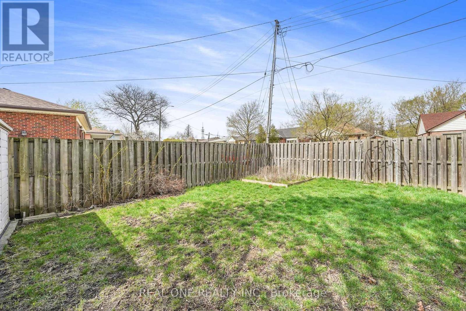 22 Halam Avenue, Hamilton, ON - Outdoor