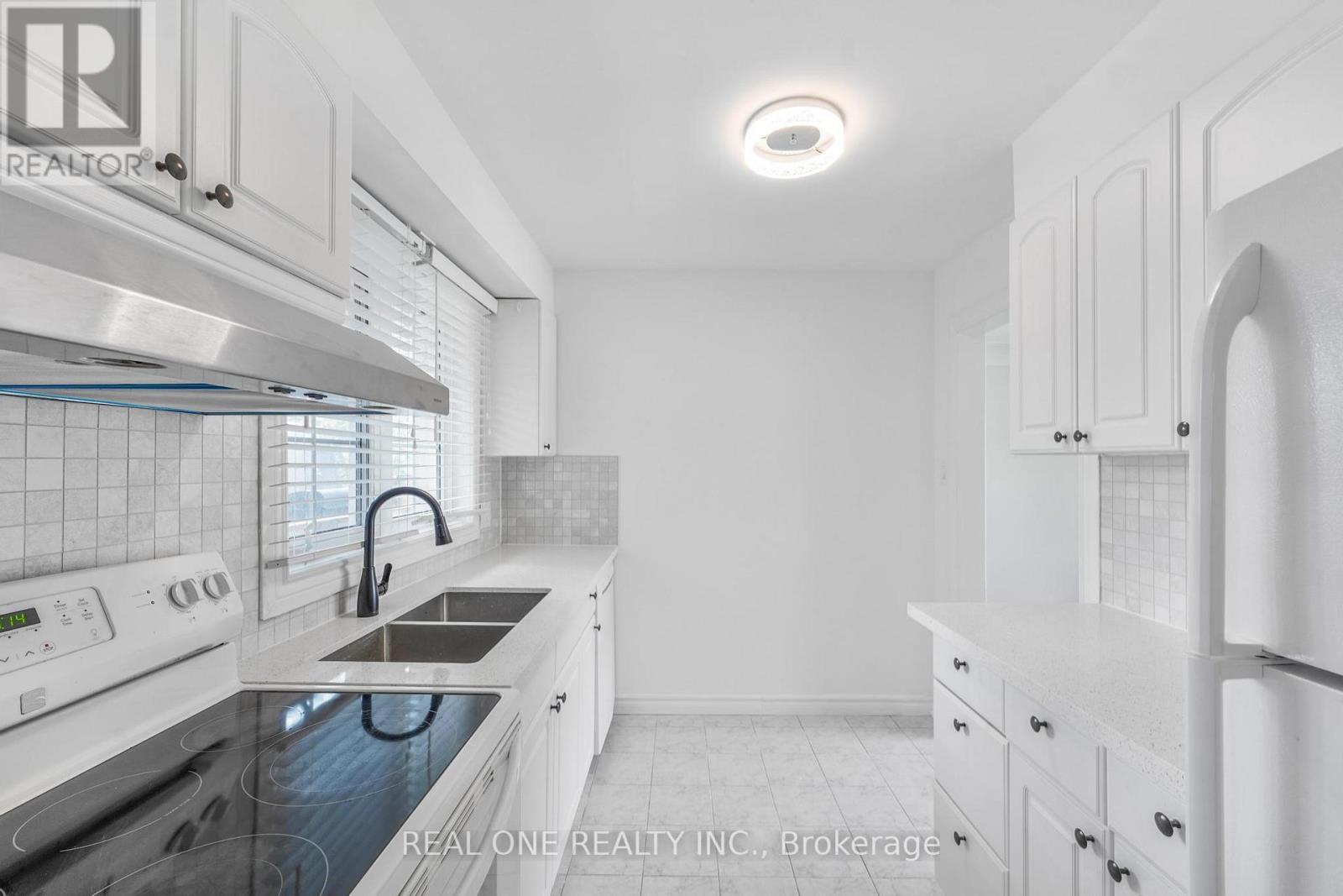 22 Halam Avenue, Hamilton, ON - Indoor Photo Showing Kitchen With Double Sink
