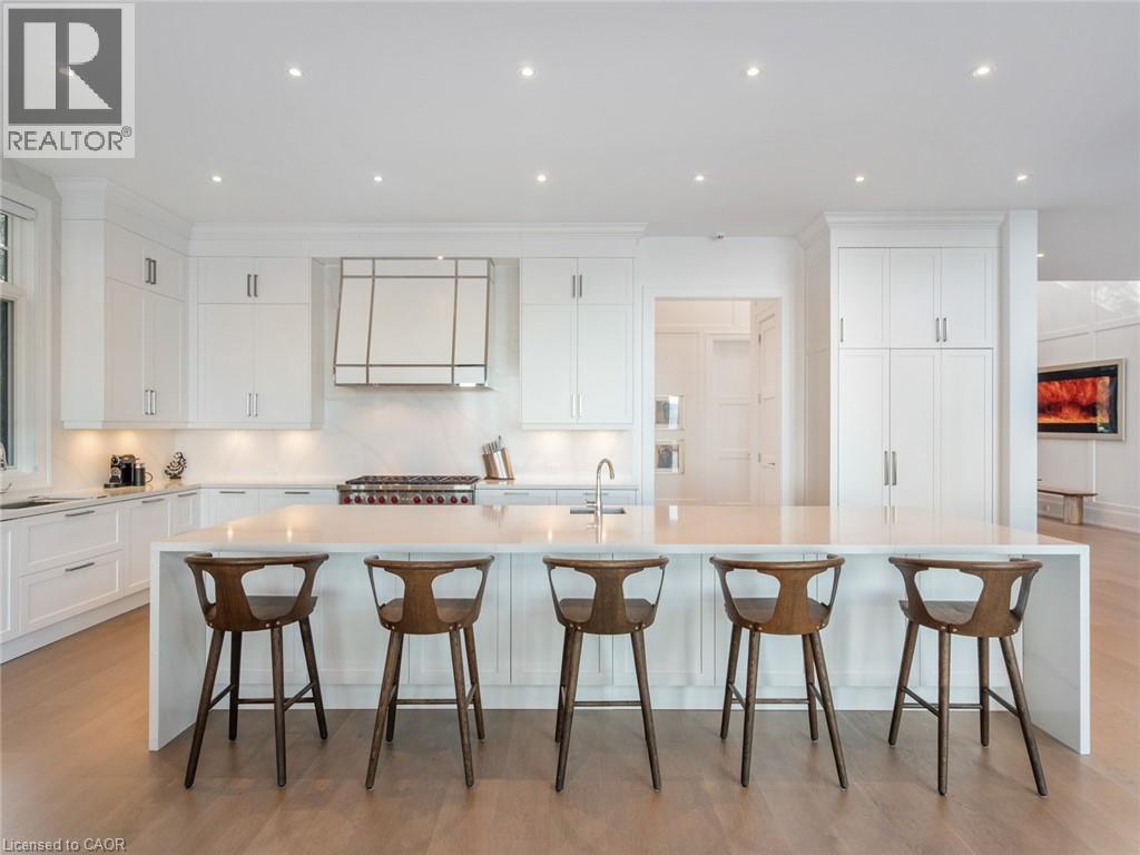 140 Secord Lane, Burlington, ON - Indoor Photo Showing Kitchen With Upgraded Kitchen