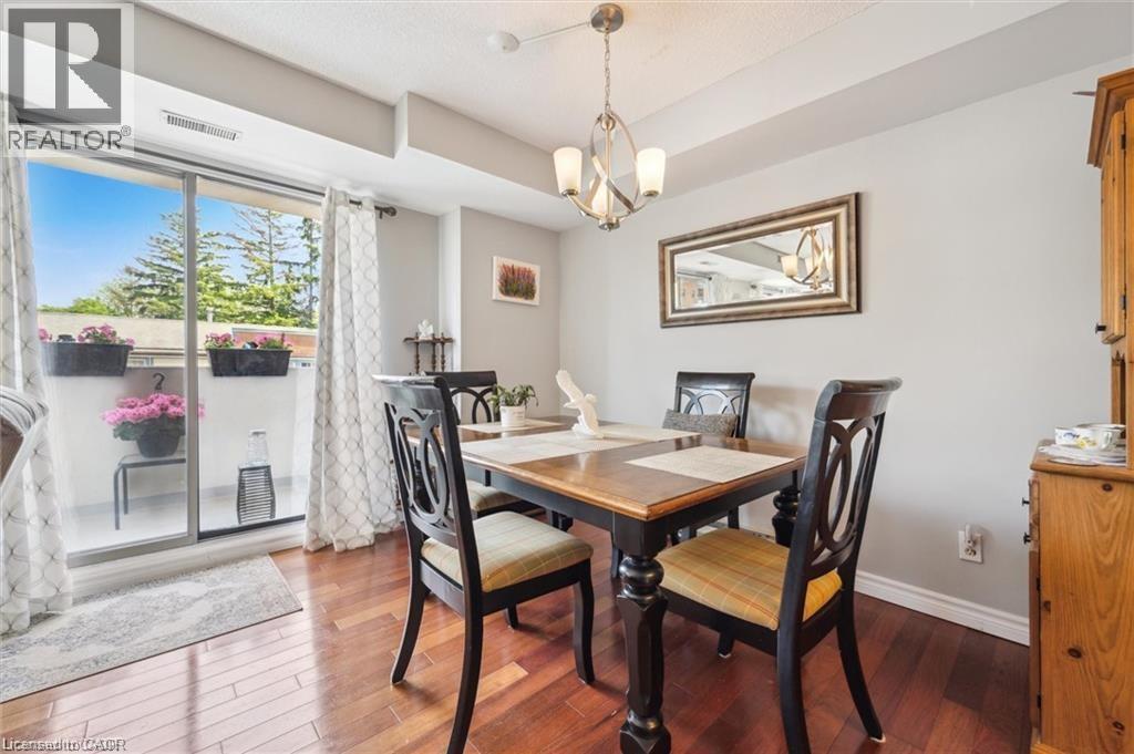 3267 King Street E Unit# 204, Kitchener, ON - Indoor Photo Showing Dining Room