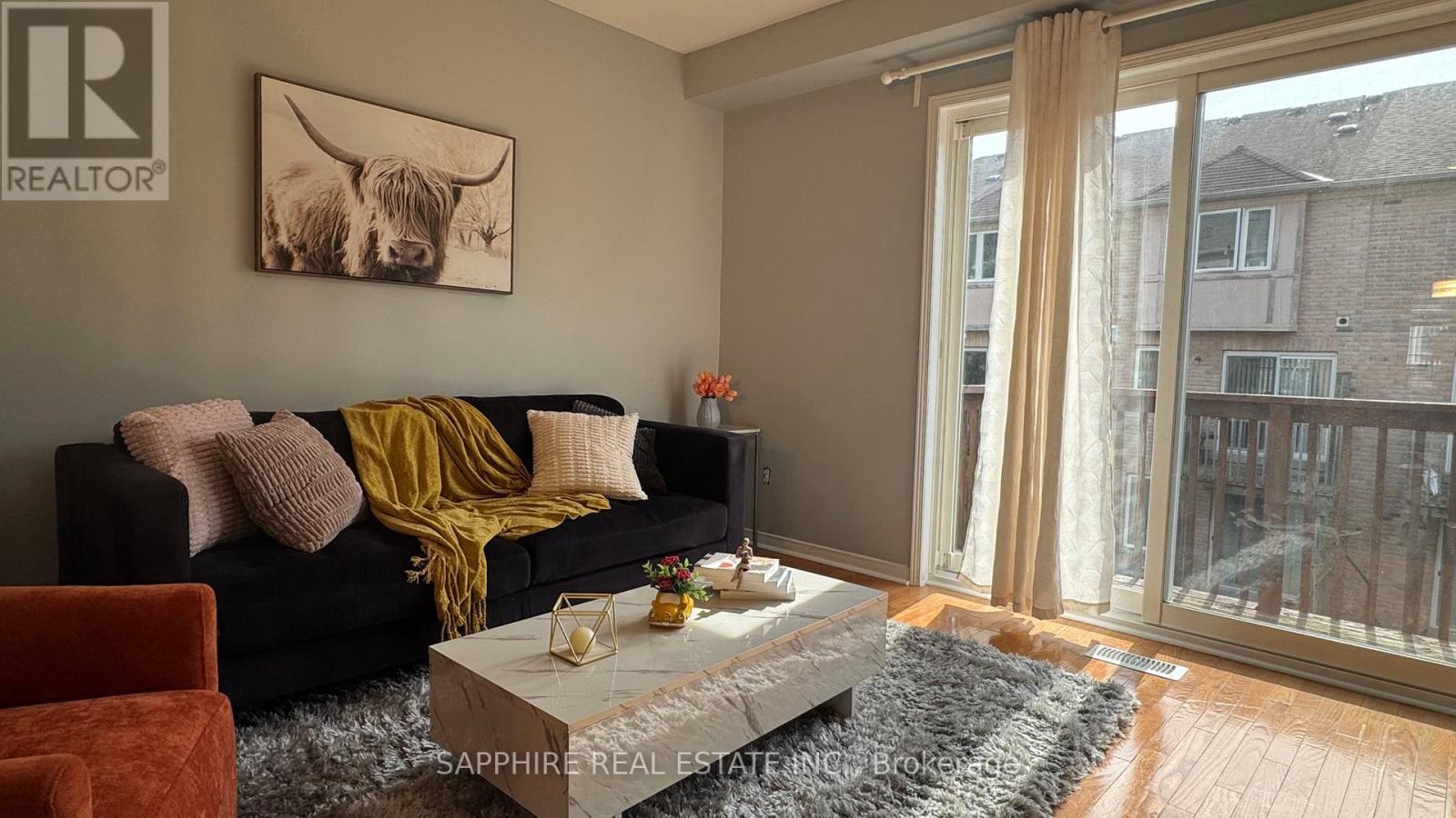 Family Room - 3255 Redpath Circle, Mississauga, ON - Indoor Photo Showing Living Room