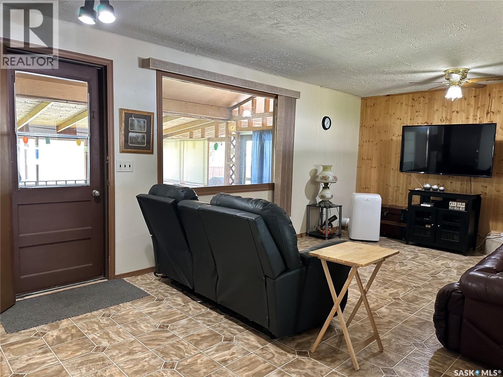 122 Pine Street, Chitek Lake, SK - Indoor