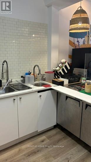 891 Bank Street, Ottawa, ON