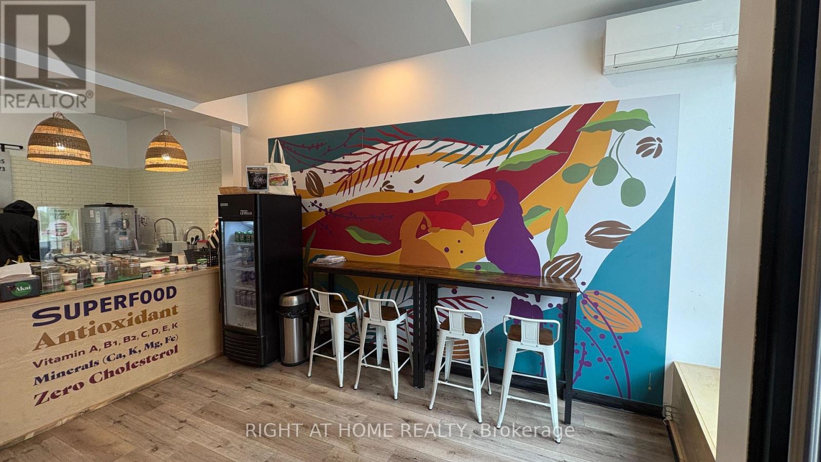 891 Bank Street, Ottawa, ON