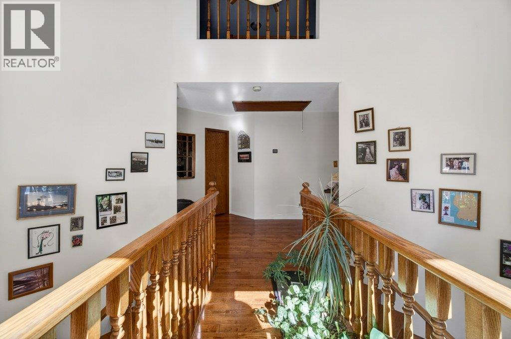 7905 97A Highway, Mara, BC - Indoor Photo Showing Other Room