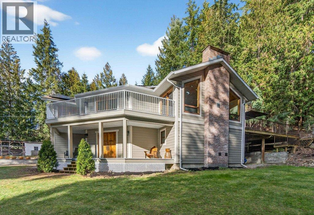 7905 97A Highway, Mara, BC - Outdoor With Deck Patio Veranda