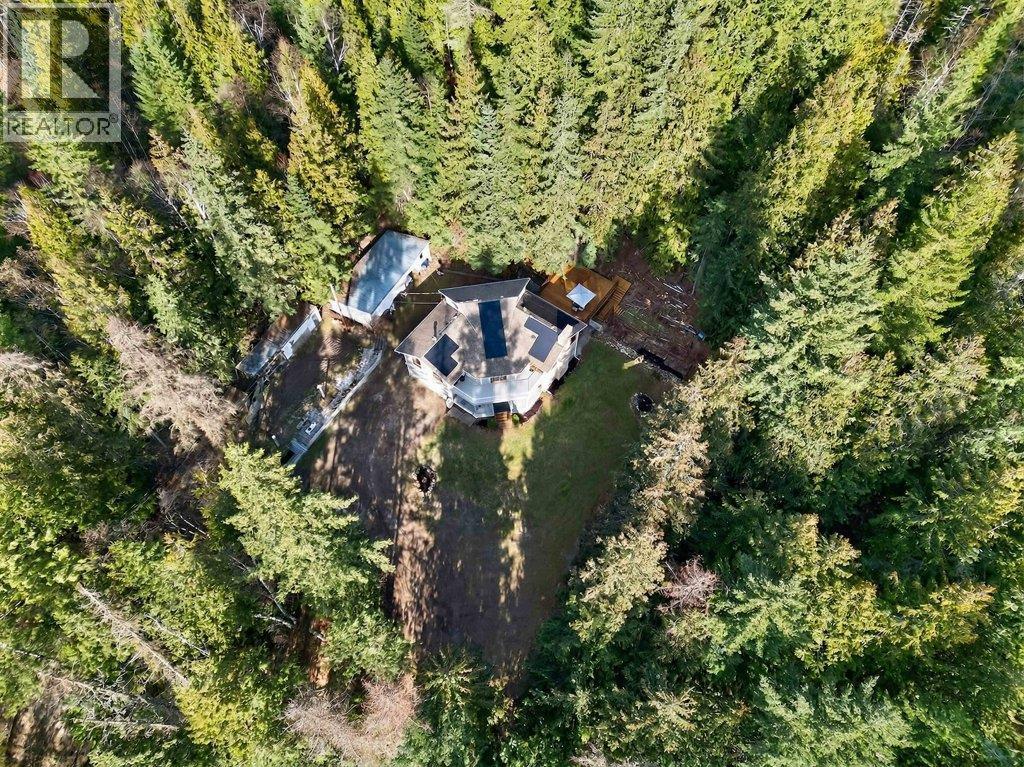 7905 97A Highway, Mara, BC - Outdoor