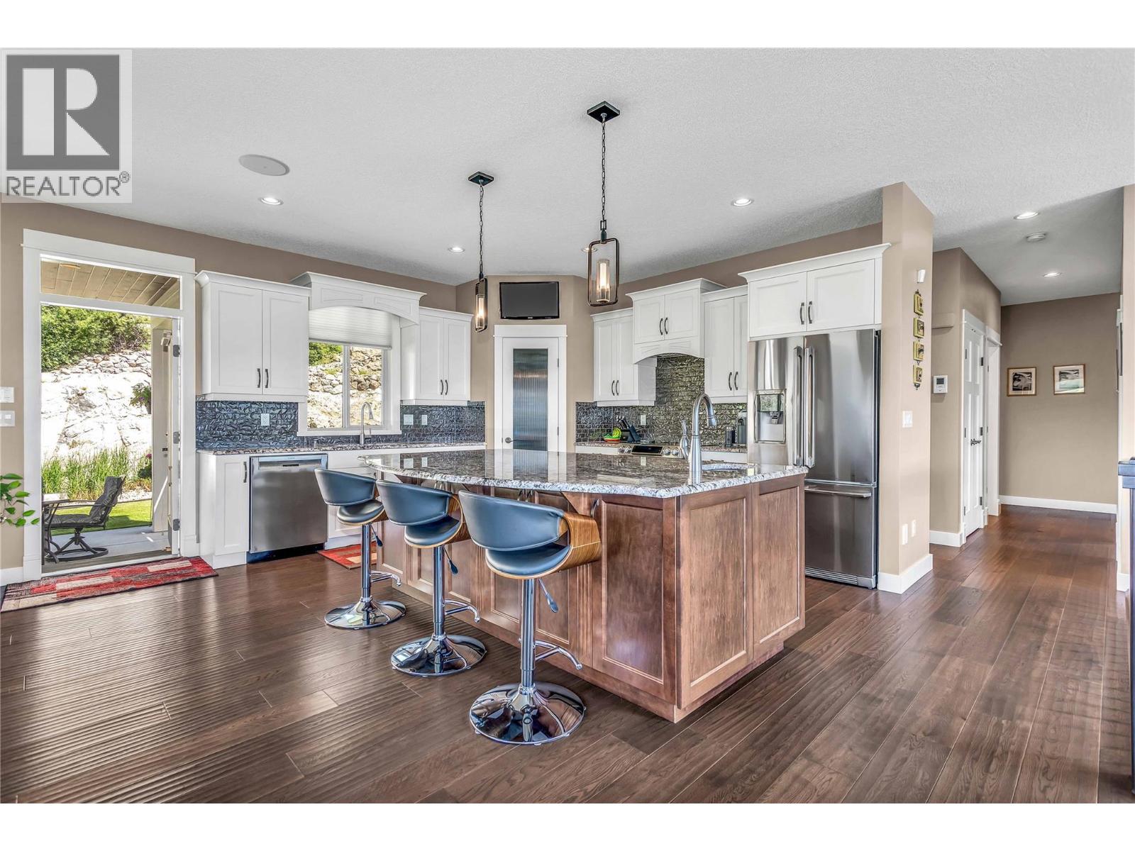 8780 Braeburn Drive, Coldstream, BC - Indoor Photo Showing Kitchen With Upgraded Kitchen