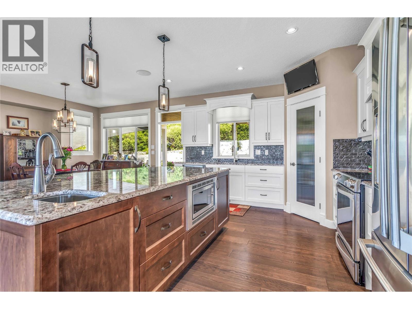 8780 Braeburn Drive, Coldstream, BC - Indoor Photo Showing Kitchen With Upgraded Kitchen