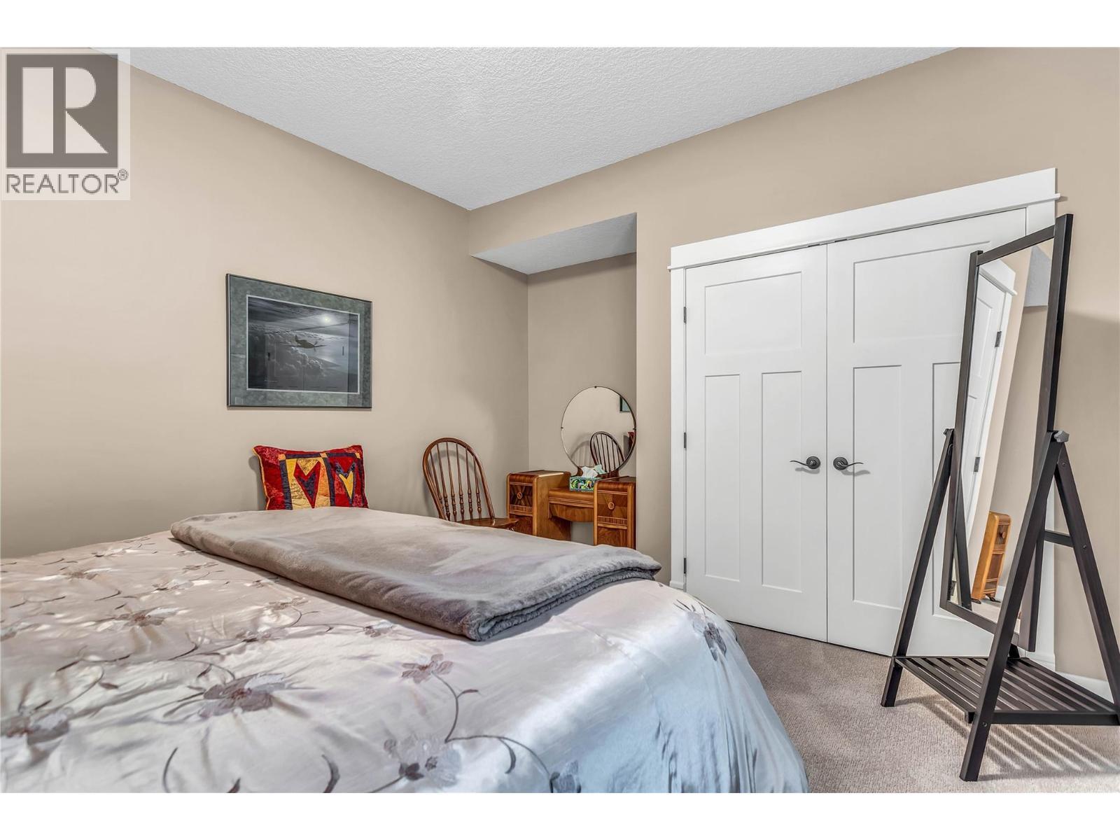 8780 Braeburn Drive, Coldstream, BC - Indoor Photo Showing Bedroom