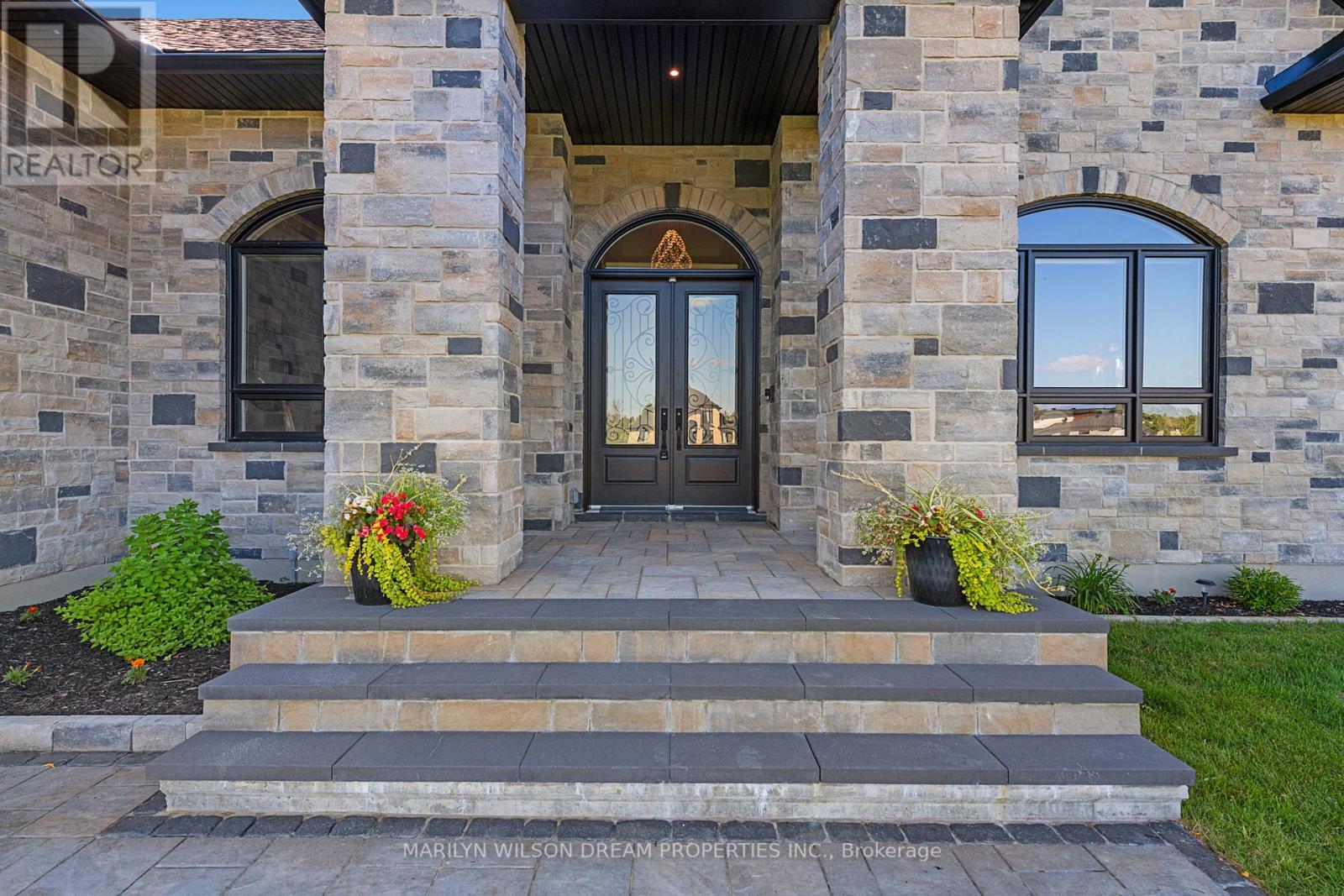 324 Hedley Way, Ottawa, ON - Outdoor